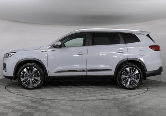 Подержанный автомобиль Chery Tiggo 8 Pro Max 2023 года (8 фото)