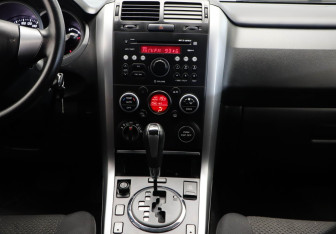 Подержанный автомобиль Suzuki Grand Vitara 2008 года (19 фото)