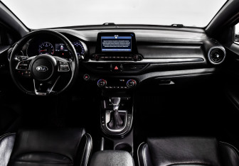 Подержанный автомобиль Kia Cerato Sedan 2020 года (11 фото)