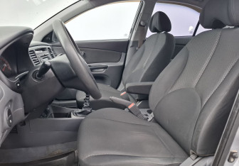 Подержанный автомобиль Kia Rio Sedan 2011 года (10 фото)