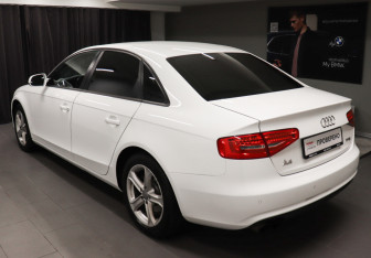Подержанный автомобиль Audi A4 Sedan 2014 года (6 фото)