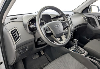 Подержанный автомобиль Hyundai Creta 2019 года (16 фото)