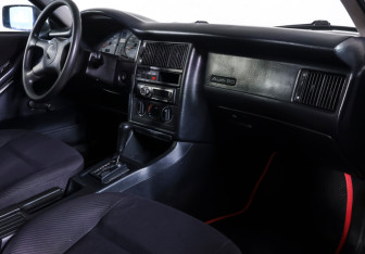 Подержанный автомобиль Audi 80 Sedan 1993 года (10 фото)