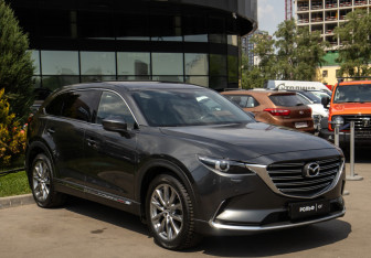 Подержанный автомобиль Mazda CX-9 2017 года (2 фото)