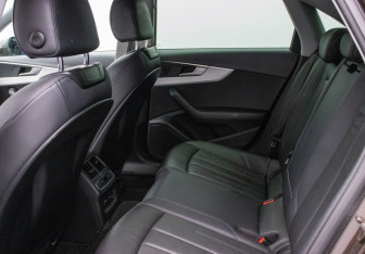 Подержанный автомобиль Audi A4 Sedan 2019 года (11 фото)