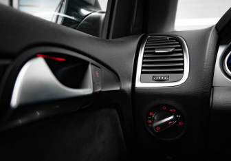 Подержанный автомобиль Audi Q7 2013 года (13 фото)