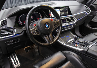 Подержанный автомобиль BMW X5 M 2021 года (16 фото)