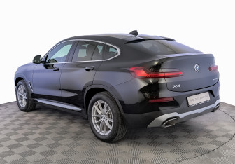 Подержанный автомобиль BMW X4 2022 года (7 фото)