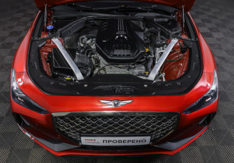 Подержанный автомобиль Genesis G70 2018 года (9 фото)