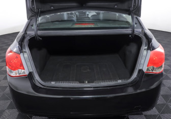 Подержанный автомобиль Chevrolet Cruze Sedan 2012 года (9 фото)