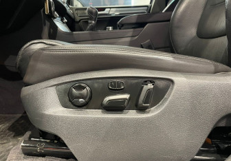 Подержанный автомобиль Volkswagen Touareg 2014 года (19 фото)