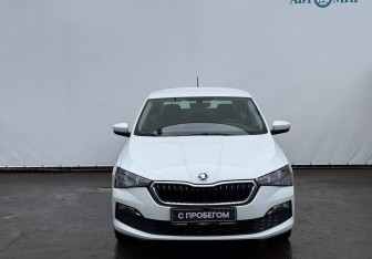 Подержанный автомобиль Skoda Rapid Liftback 2021 года (2 фото)