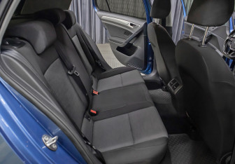 Подержанный автомобиль Volkswagen Golf Hatchback 2013 года (18 фото)