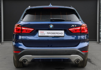 Подержанный автомобиль BMW X1 2017 года (5 фото)