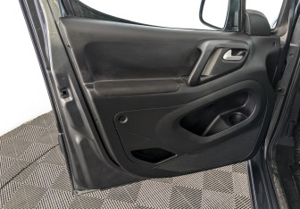 Подержанный автомобиль Citroen Berlingo 2021 года (19 фото)