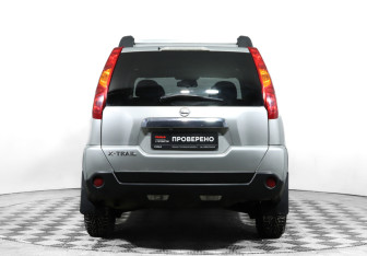 Подержанный автомобиль Nissan X-Trail 2008 года (6 фото)