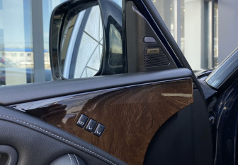 Подержанный автомобиль Infiniti QX80 2018 года (23 фото)