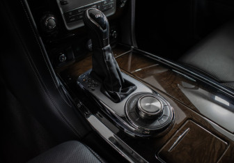 Подержанный автомобиль Infiniti QX80 2018 года (15 фото)