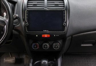 Подержанный автомобиль Citroen C4 Aircross 2014 года (15 фото)