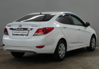 Подержанный автомобиль Hyundai Solaris Sedan 2012 года (5 фото)