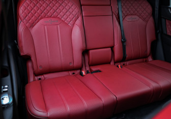 Подержанный автомобиль Bentley Bentayga 2021 года (10 фото)