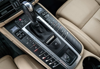 Подержанный автомобиль Porsche Macan 2021 года (21 фото)