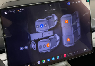 Подержанный автомобиль Xiaomi SU7 2024 года (18 фото)