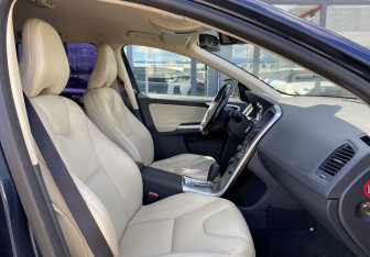 Подержанный автомобиль Volvo XC60 2012 года (24 фото)