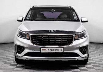 Подержанный автомобиль Kia Carnival 2019 года (2 фото)