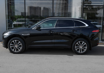 Подержанный автомобиль Jaguar F-Pace 2016 года (7 фото)