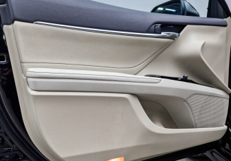 Подержанный автомобиль Toyota Camry Sedan 2019 года (19 фото)