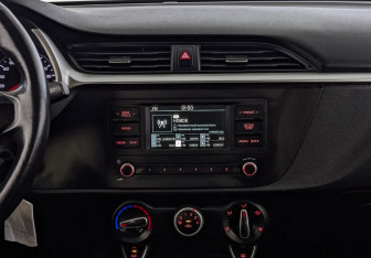 Подержанный автомобиль Kia Rio Hatchback 2021 года (16 фото)