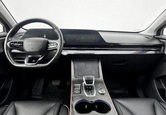 Подержанный автомобиль Omoda C5 2024 года (9 фото)