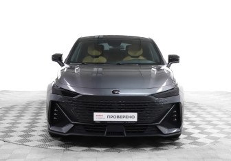 Подержанный автомобиль Changan UNI-V 2023 года (2 фото)
