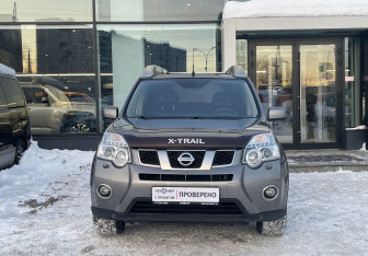 Подержанный автомобиль Nissan X-Trail 2013 года (2 фото)