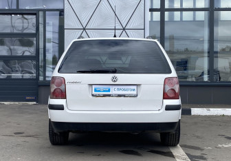 Подержанный автомобиль Volkswagen Passat Wagon 2003 года (6 фото)