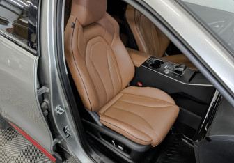 Подержанный автомобиль Omoda C5 2023 года (23 фото)