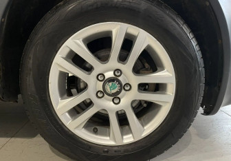 Подержанный автомобиль Skoda Octavia Liftback 2006 года (17 фото)