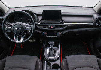 Подержанный автомобиль Kia Cerato Sedan 2021 года (13 фото)