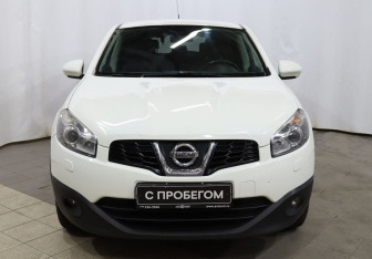 Подержанный автомобиль Nissan Qashqai 2011 года (2 фото)