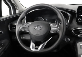 Подержанный автомобиль Hyundai Santa Fe 2021 года (9 фото)