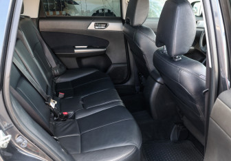 Подержанный автомобиль Subaru Forester Suv 2011 года (12 фото)
