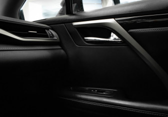 Подержанный автомобиль Lexus RX 2021 года (23 фото)