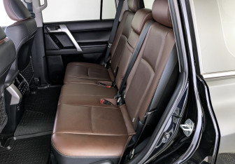 Подержанный автомобиль Toyota Land Cruiser Prado 2019 года (18 фото)