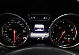 Подержанный автомобиль Mercedes-Benz GLE 2017 года (13 фото)