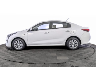 Подержанный автомобиль Kia Rio Sedan 2021 года (8 фото)