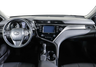 Подержанный автомобиль Toyota Camry Sedan 2020 года (10 фото)
