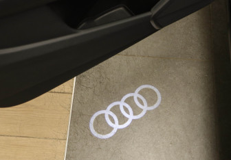 Подержанный автомобиль Audi Q5 2022 года (19 фото)