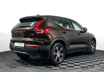 Подержанный автомобиль Volvo XC40 2019 года (5 фото)