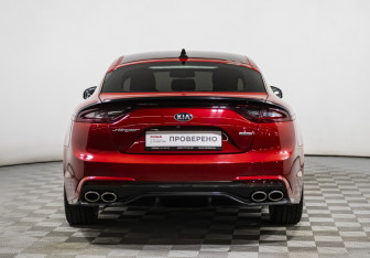 Подержанный автомобиль Kia Stinger 2019 года (6 фото)